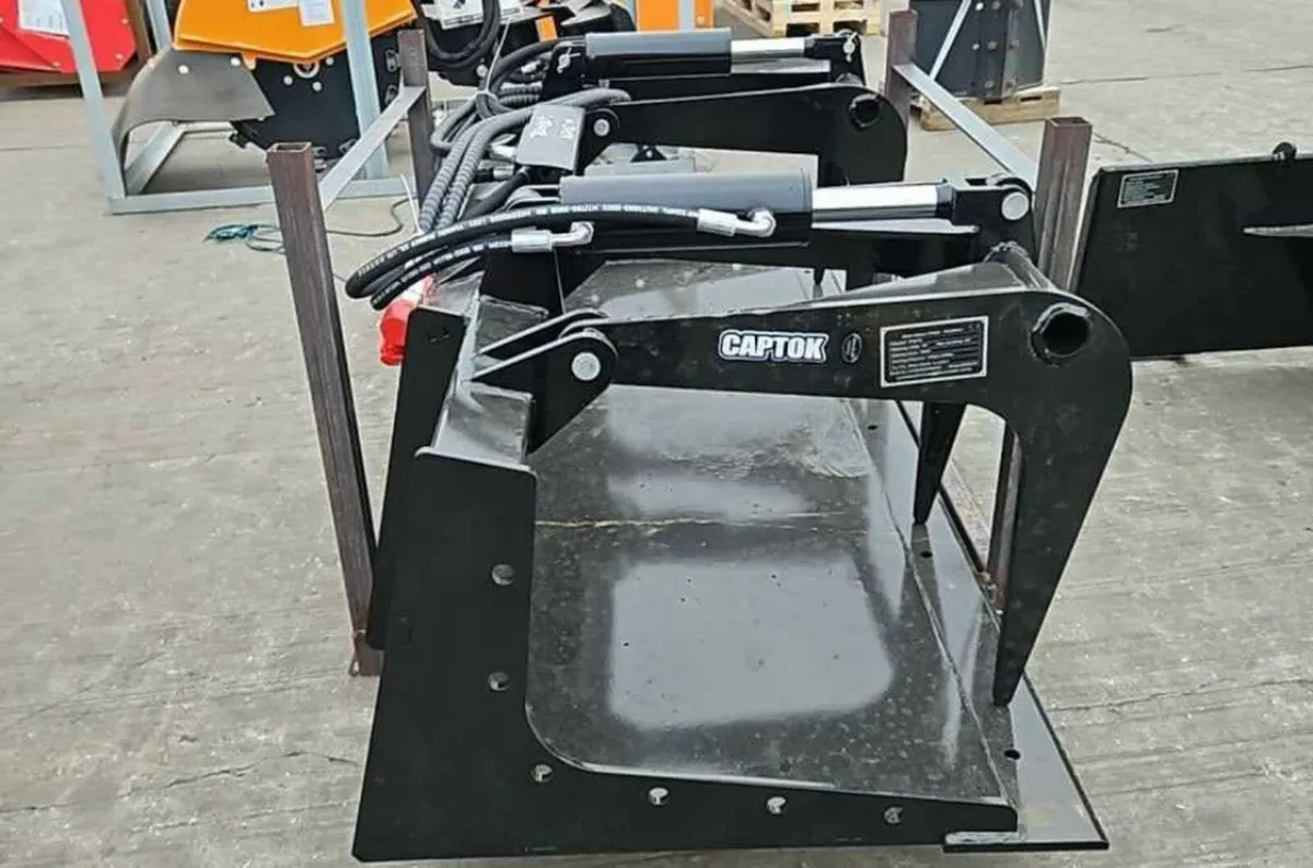 SCRAPE N GRAB BUCKET SKID STEER - Image 4