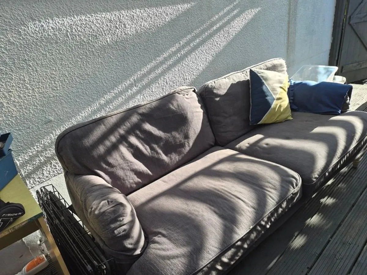 Couch - Image 2