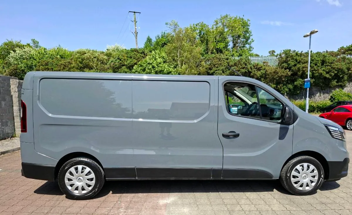 222 Trafic LL30 LWB-AC & Cruise-New CVRT - Image 3