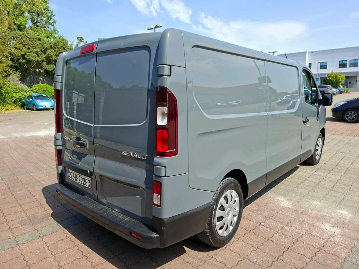 222 Trafic LL30 LWB-AC & Cruise-New CVRT - Image 4
