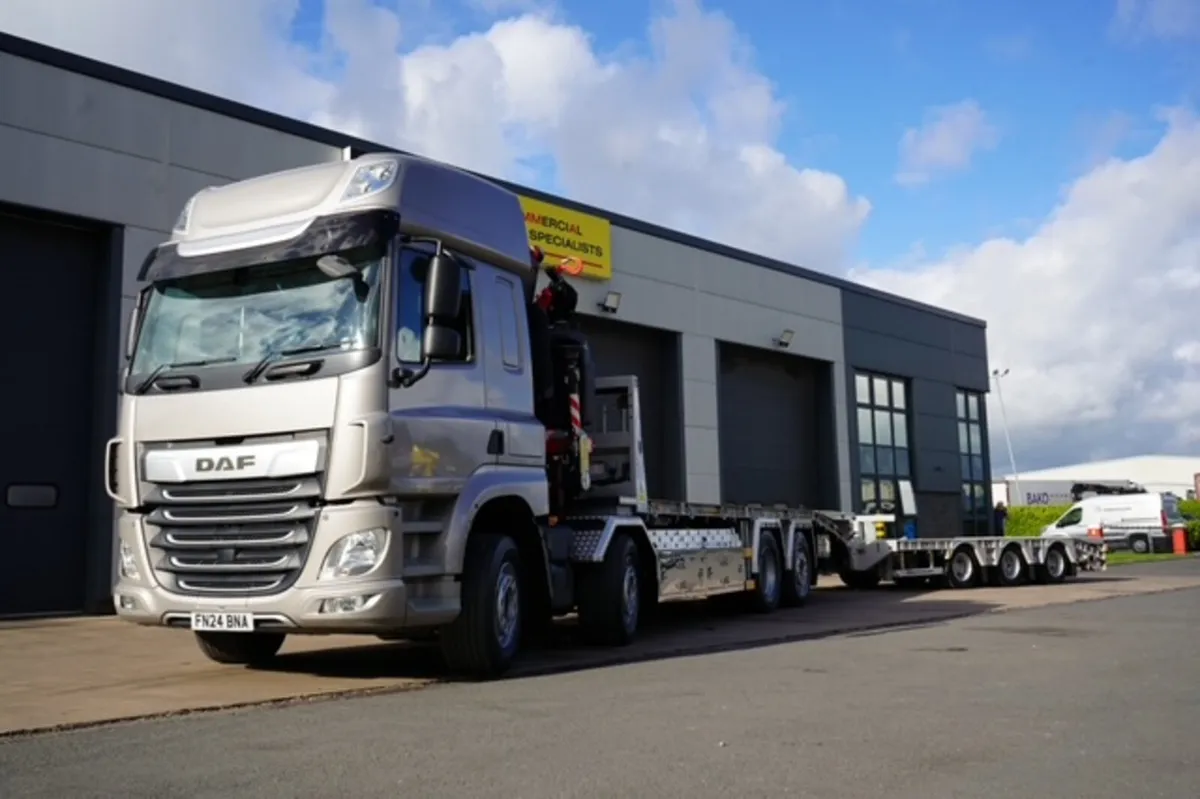 2024 DAF CF480 8X2 BEAVERTAIL, CRANE & TRAILER - Image 1