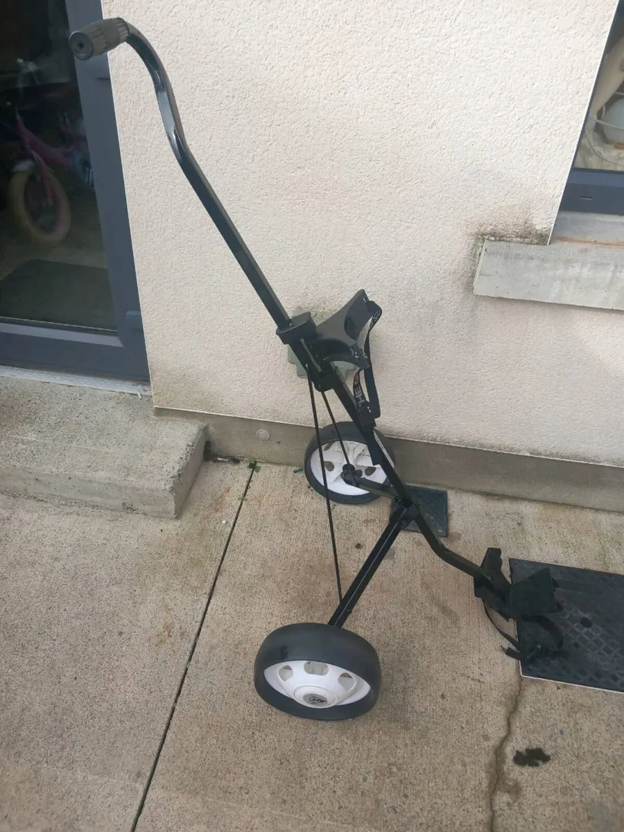 Dunlop golf trolley. - Image 1