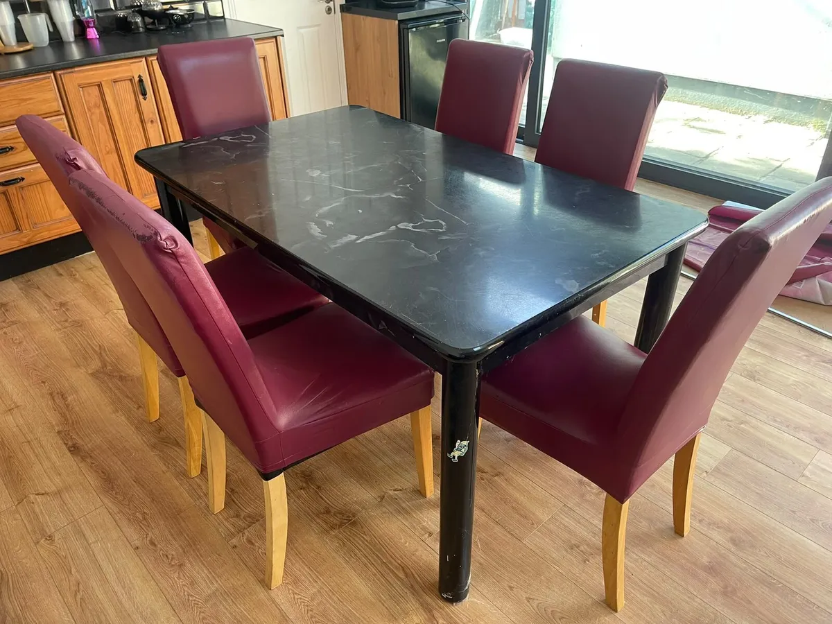 Table & chairs - Image 3