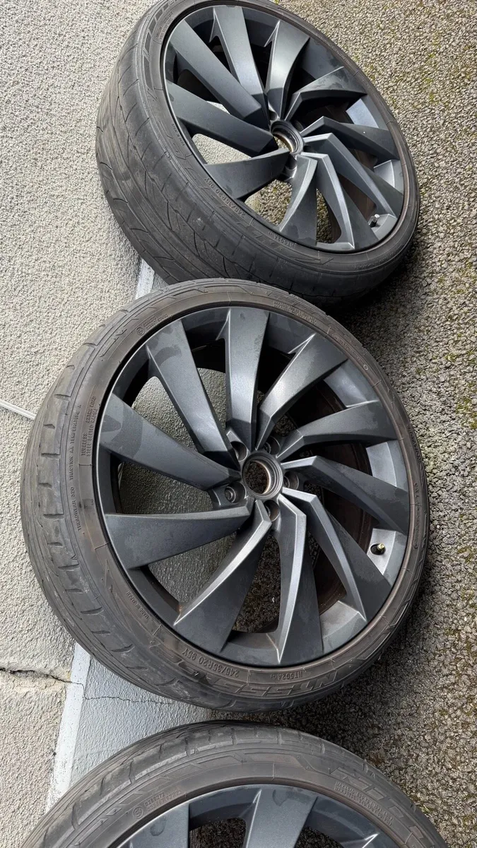 Genuine VW 5x112 Alloys - Image 2