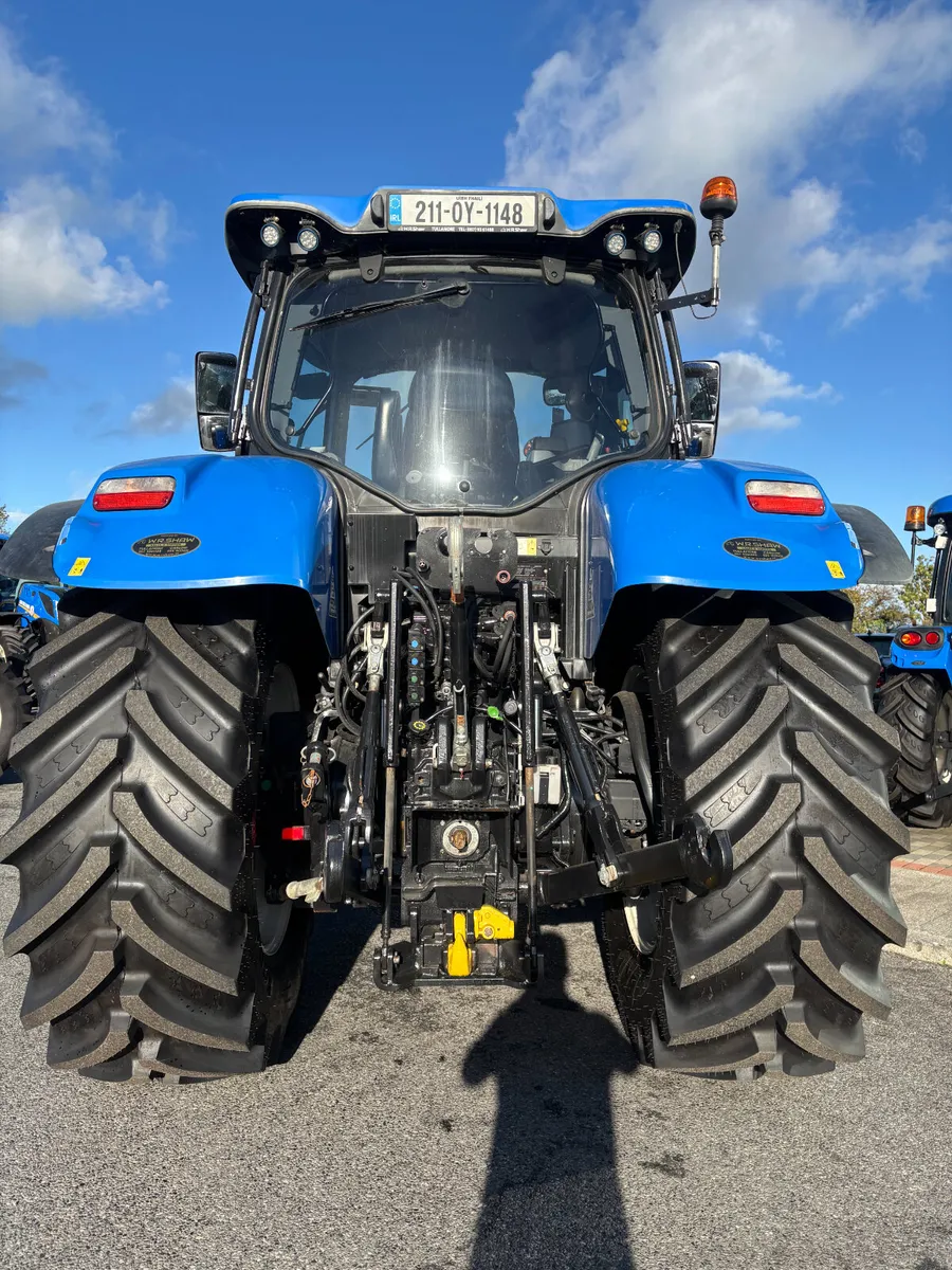 New Holland T7.210 Auto Command-4441hrs - Image 4