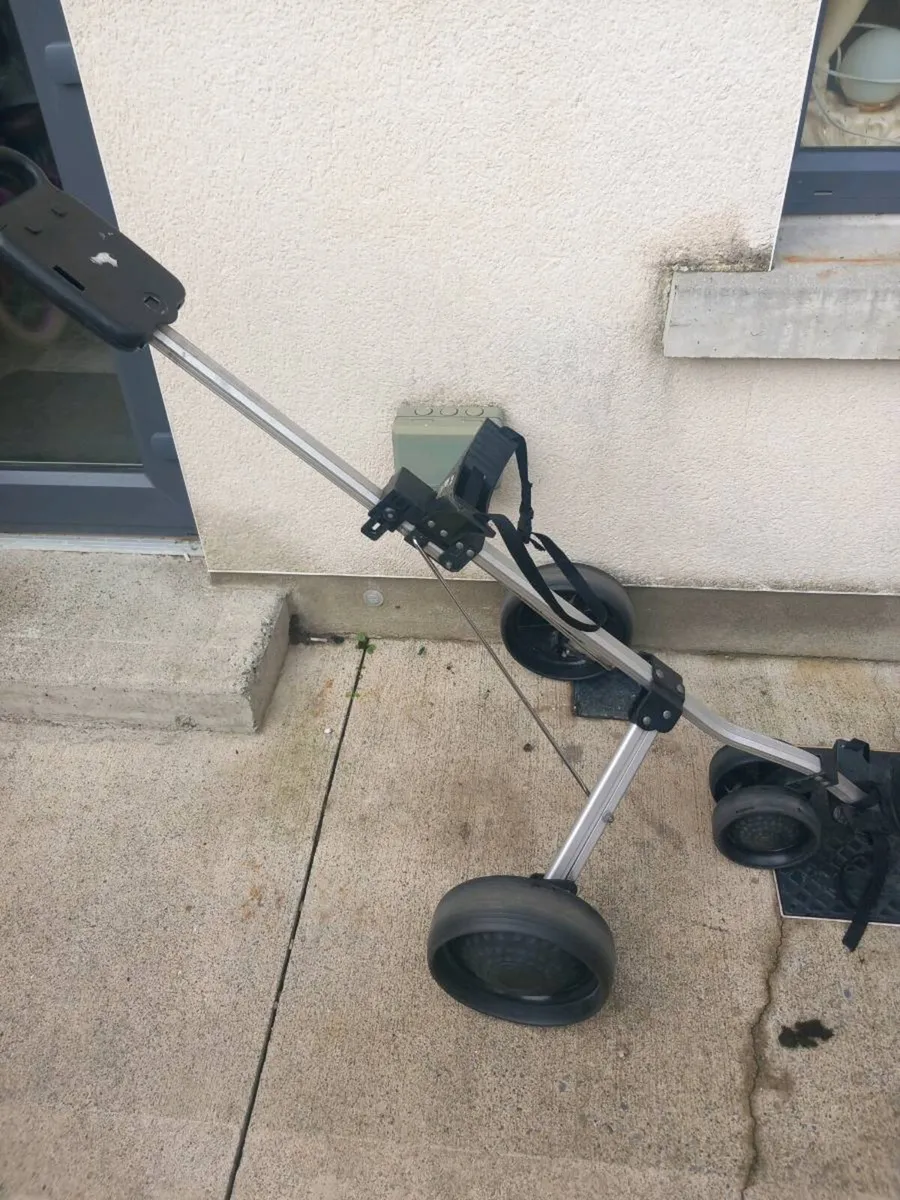 Spalding 3 wheels golf trolley - Image 1