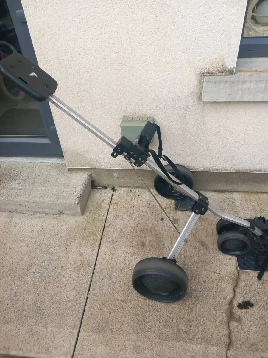 Spalding 3 wheels golf trolley - Image 3