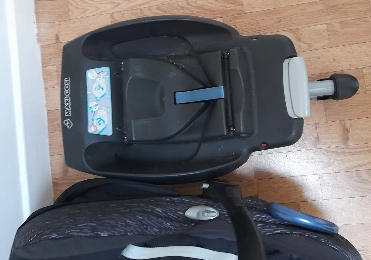 Baby car seat - Image 1
