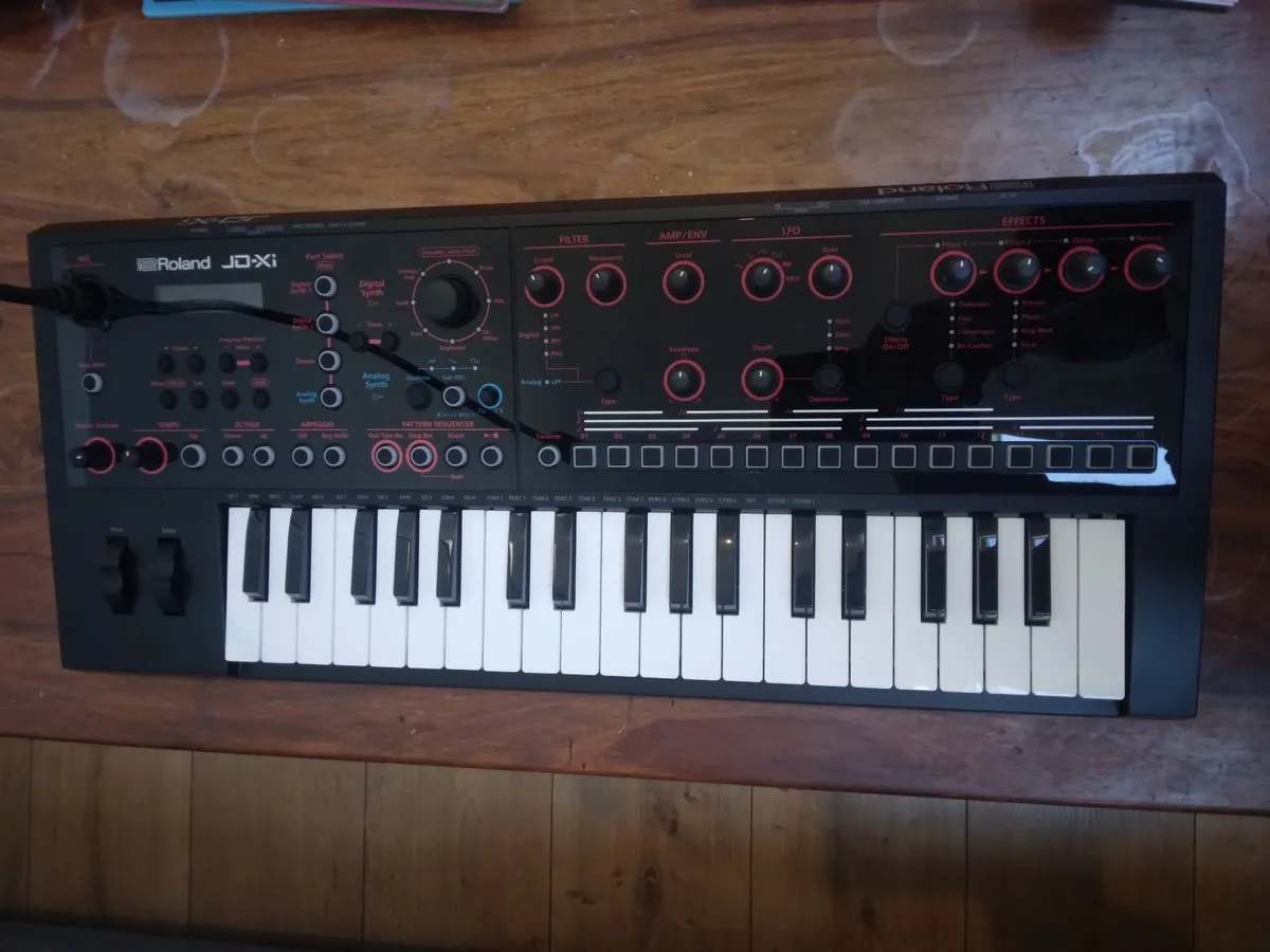 Roland jd xi synthesizer - Image 2