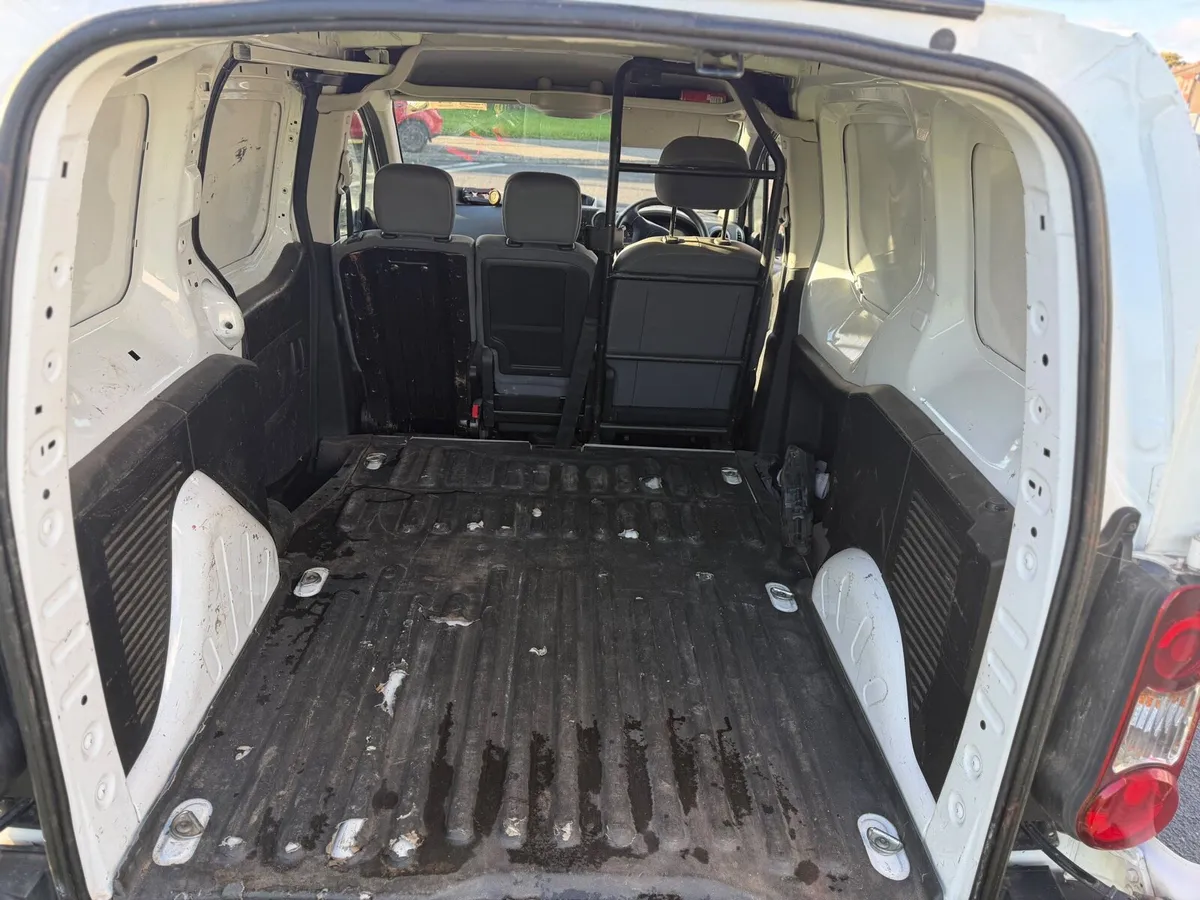 2016 berlingo cvrt 01/27 tax 07/27 - Image 4