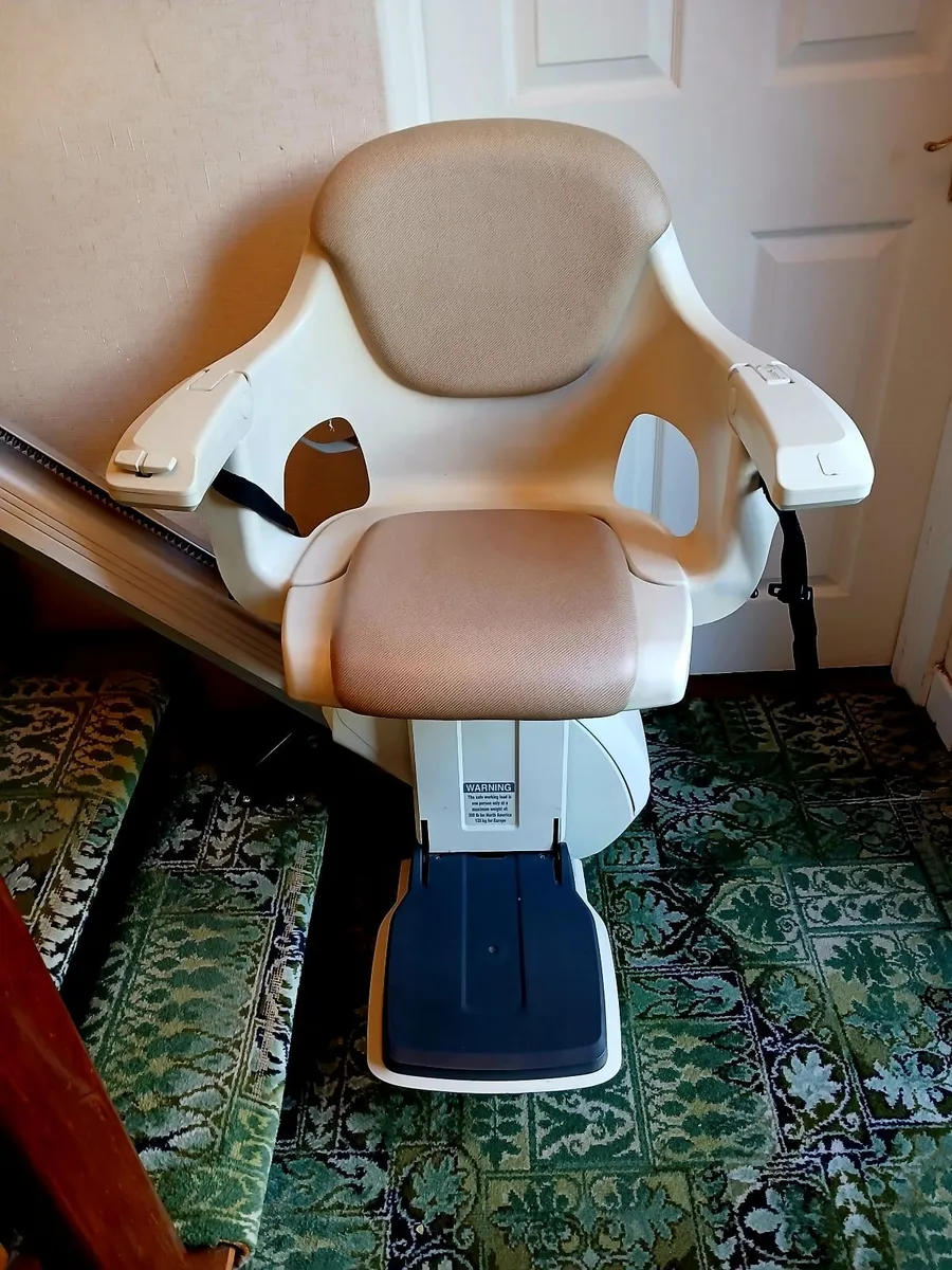 Reconditioned Thyssen Homeglide Straight Stairlift - Image 1