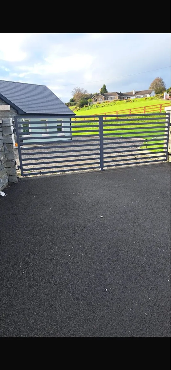 Entrance gates - Image 3