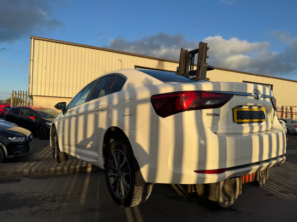 2016 Toyota Avensis 2.0D BREAKING/PARTS - Image 2