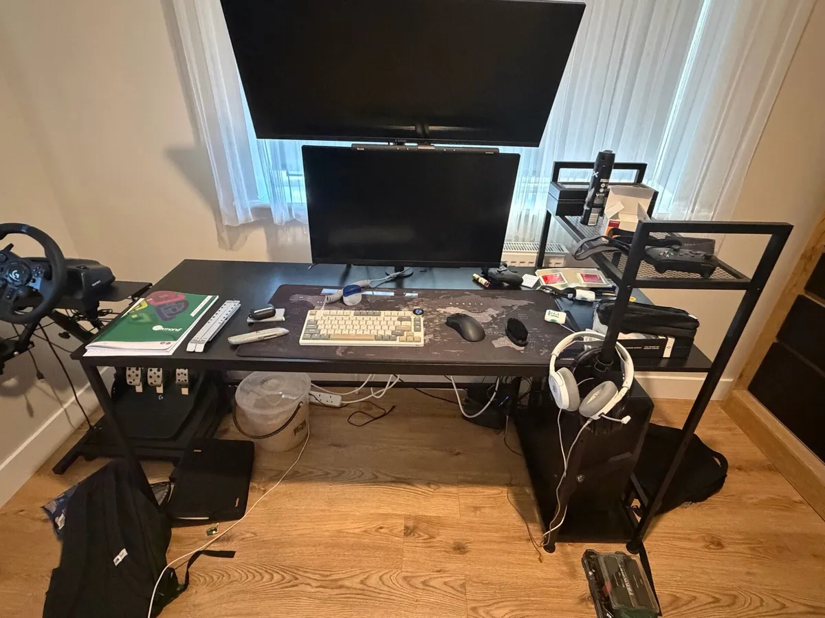 160cm x 60cm x 75cm black desk - Image 1