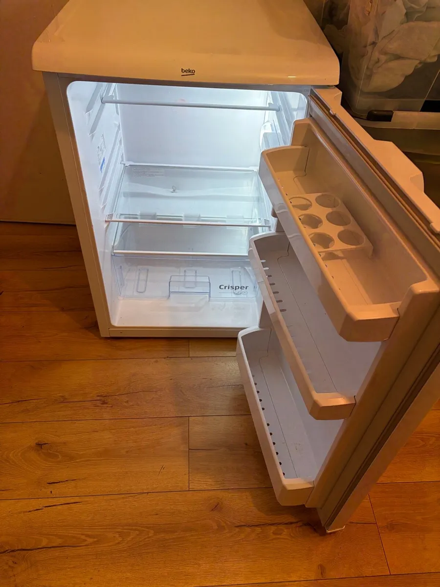 beco undercounter fridge €100 as new - Image 3