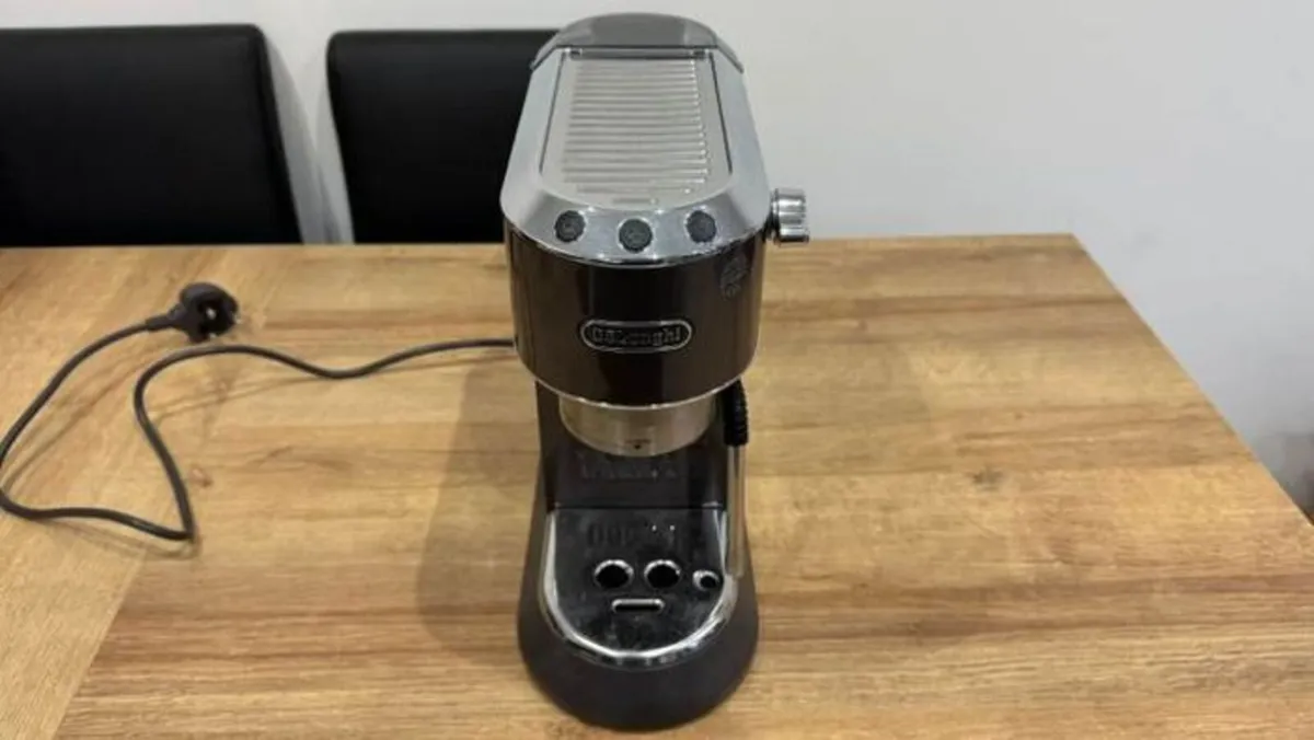 Delonghi Dedica Arte - EC885 Espresso Machine - Image 4