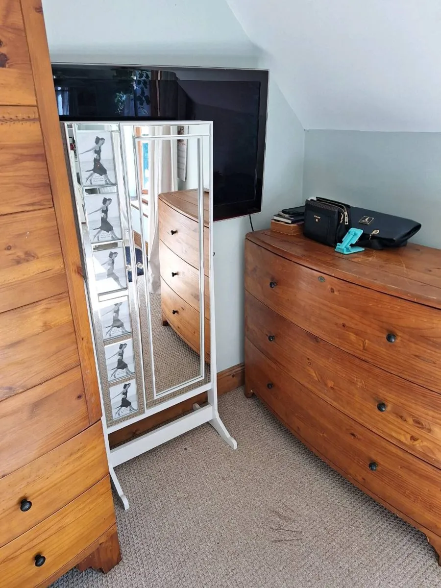 Bedroom furniture - Image 2