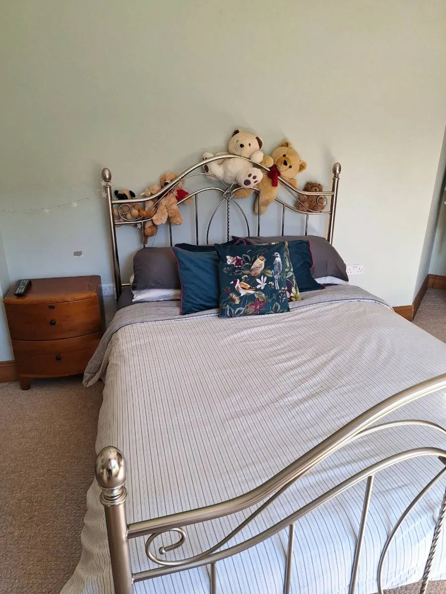 Bedroom furniture - Image 3