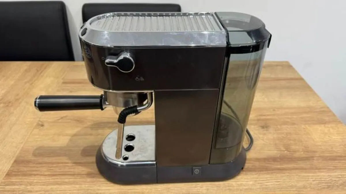 Delonghi Dedica Arte - EC885 Espresso Machine - Image 3