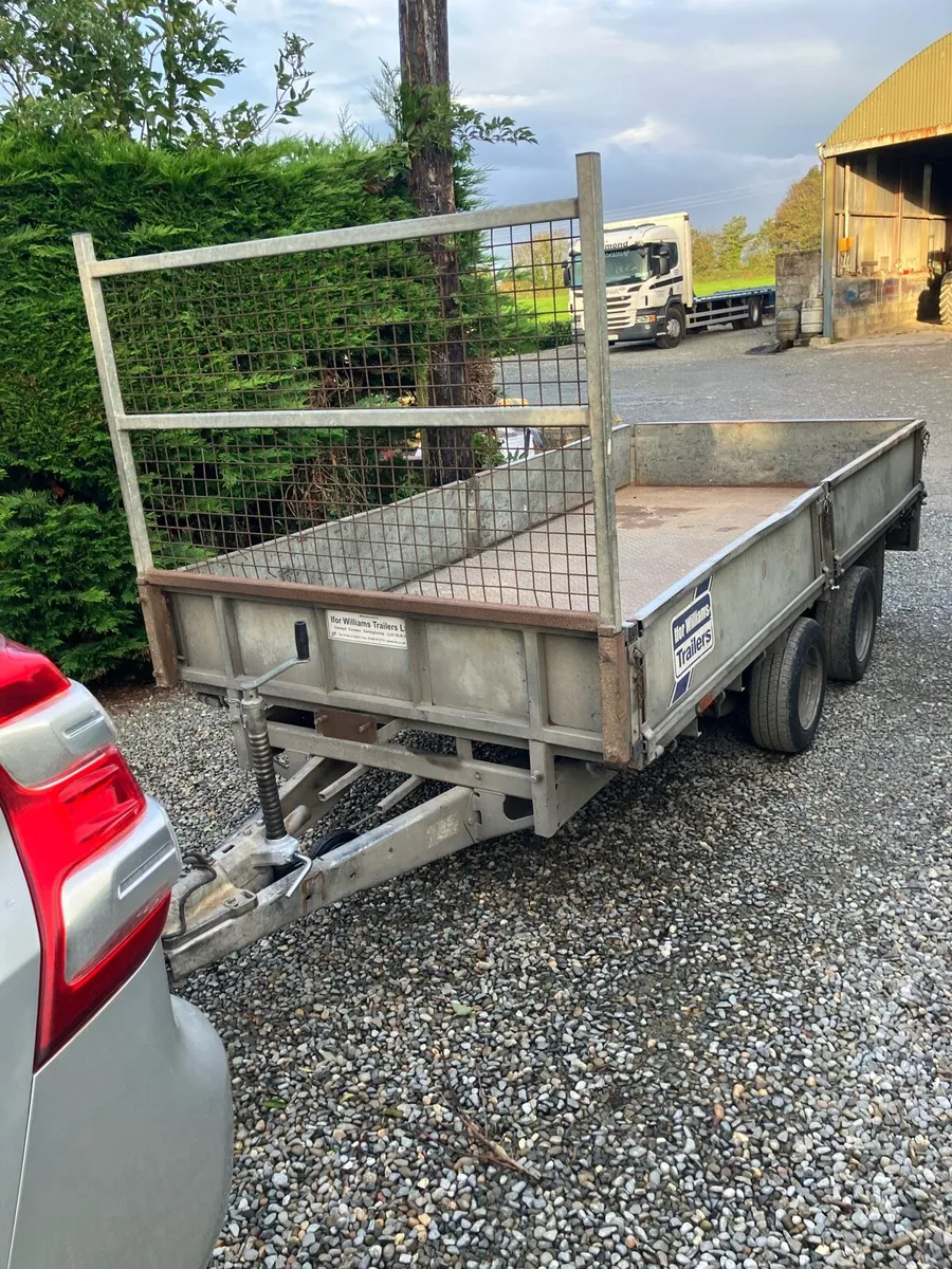Trailer - Image 1