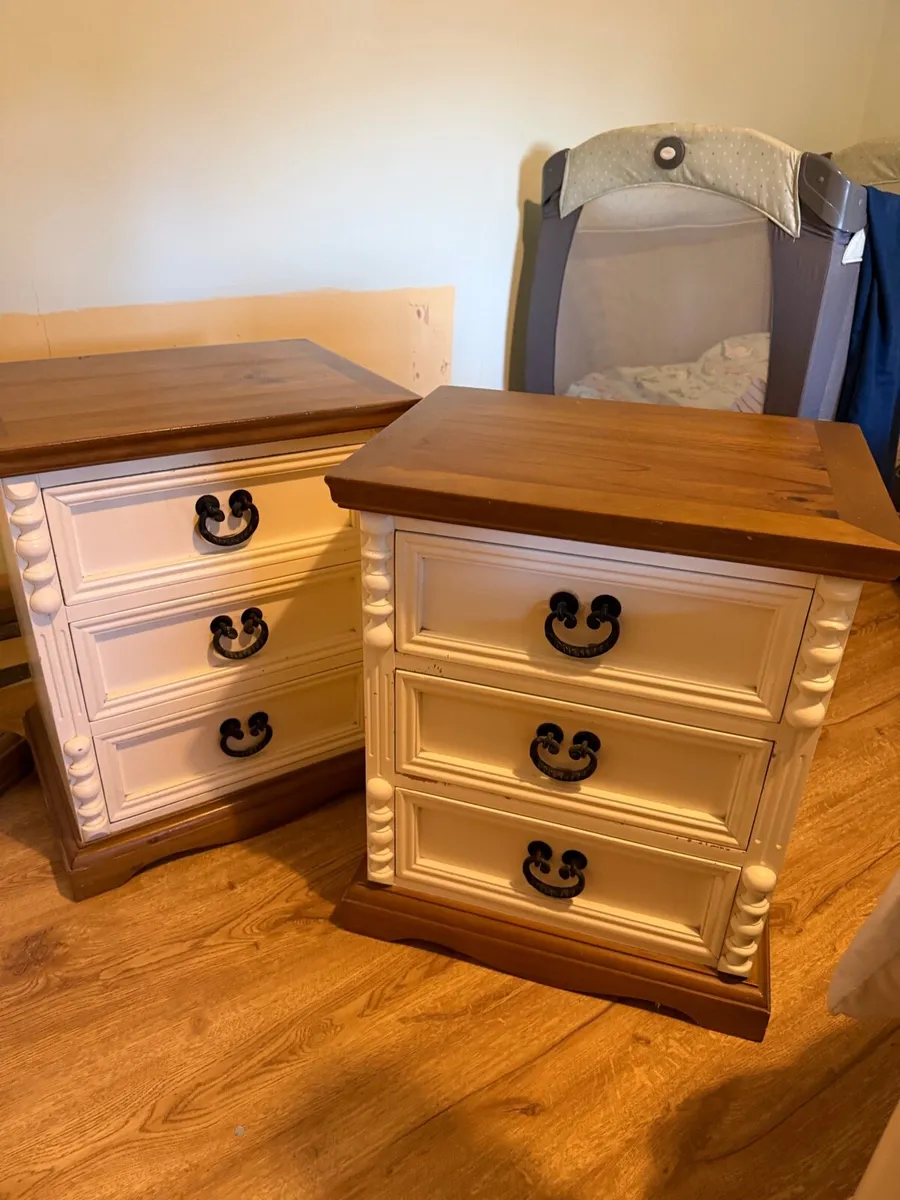Cream Solid Oak Bedroom Furniture Set - Image 4