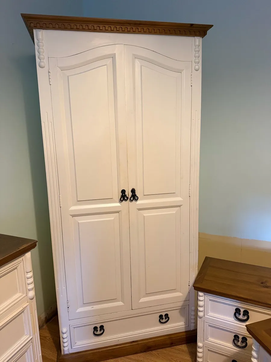 Cream Solid Oak Bedroom Furniture Set - Image 2