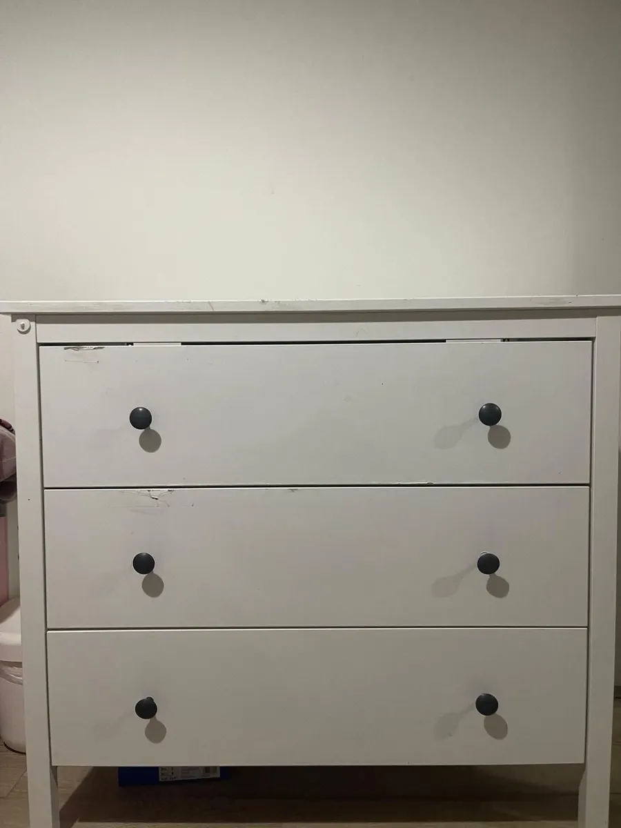 chest 3 drawer - Image 1