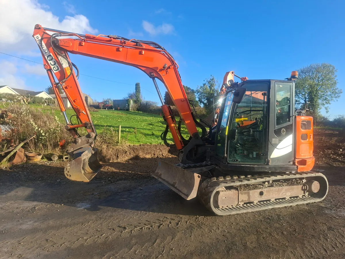 Hitachi 85.5  year 2018 - Image 1