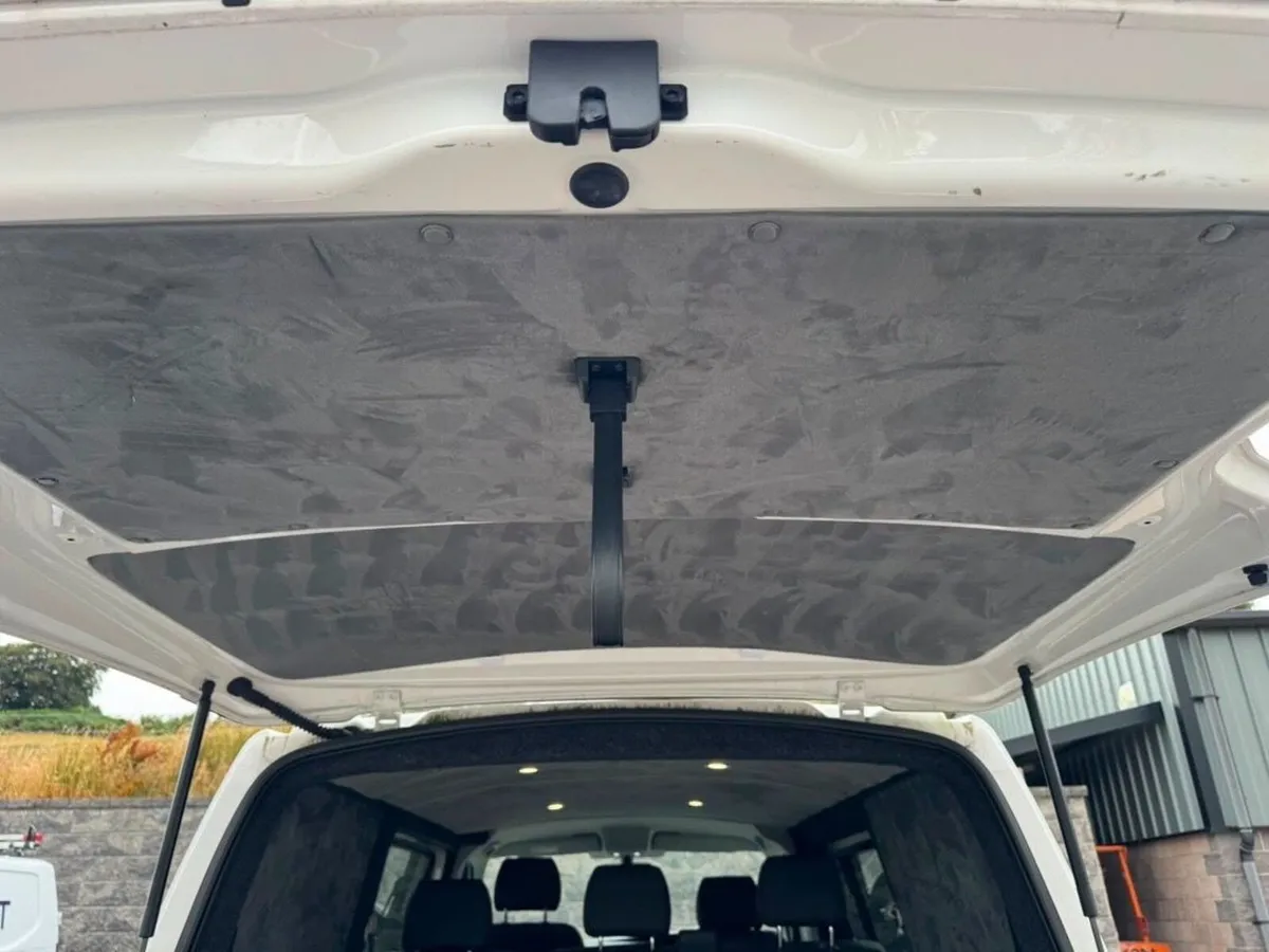 Volkswagen Transporter 2024 - Image 4