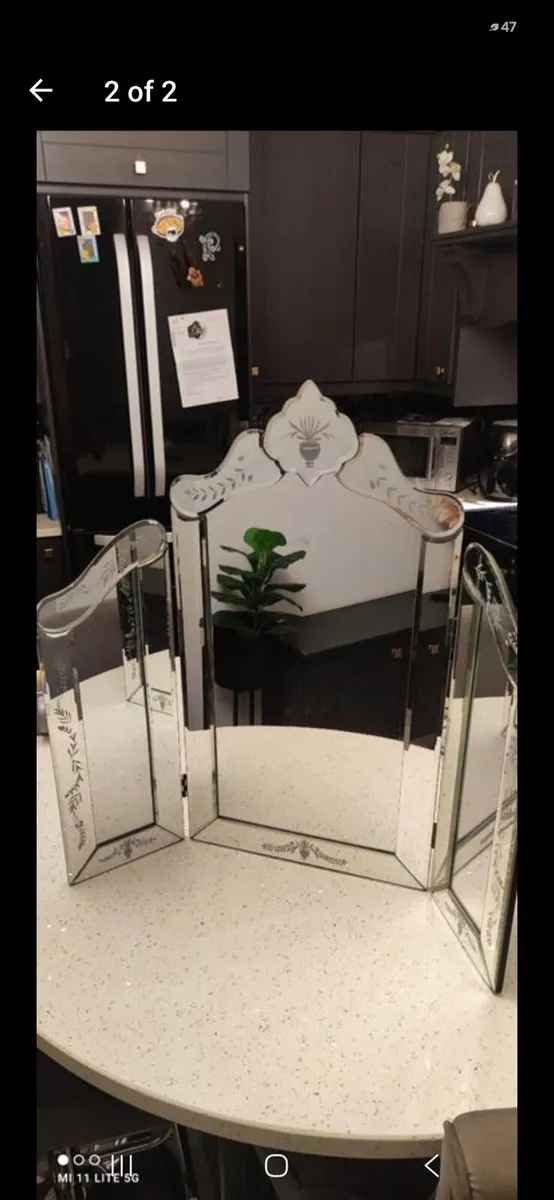 Dressing Table Mirror - Image 1