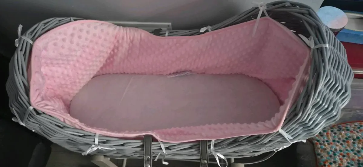 Moses basket pink - Image 2