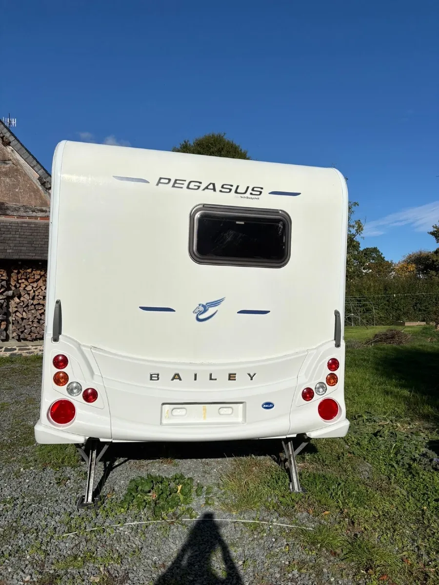 Caravan - Image 2
