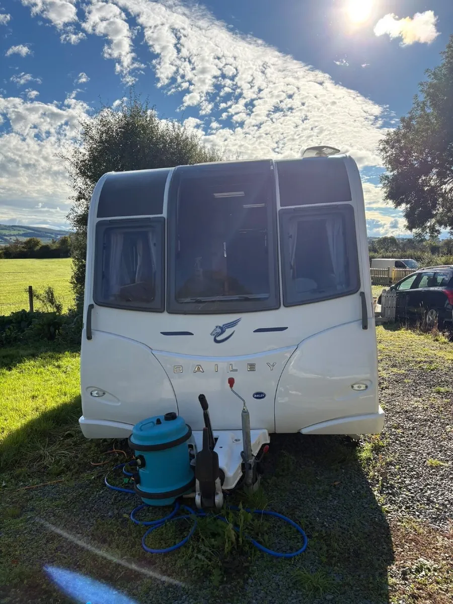 Caravan - Image 3