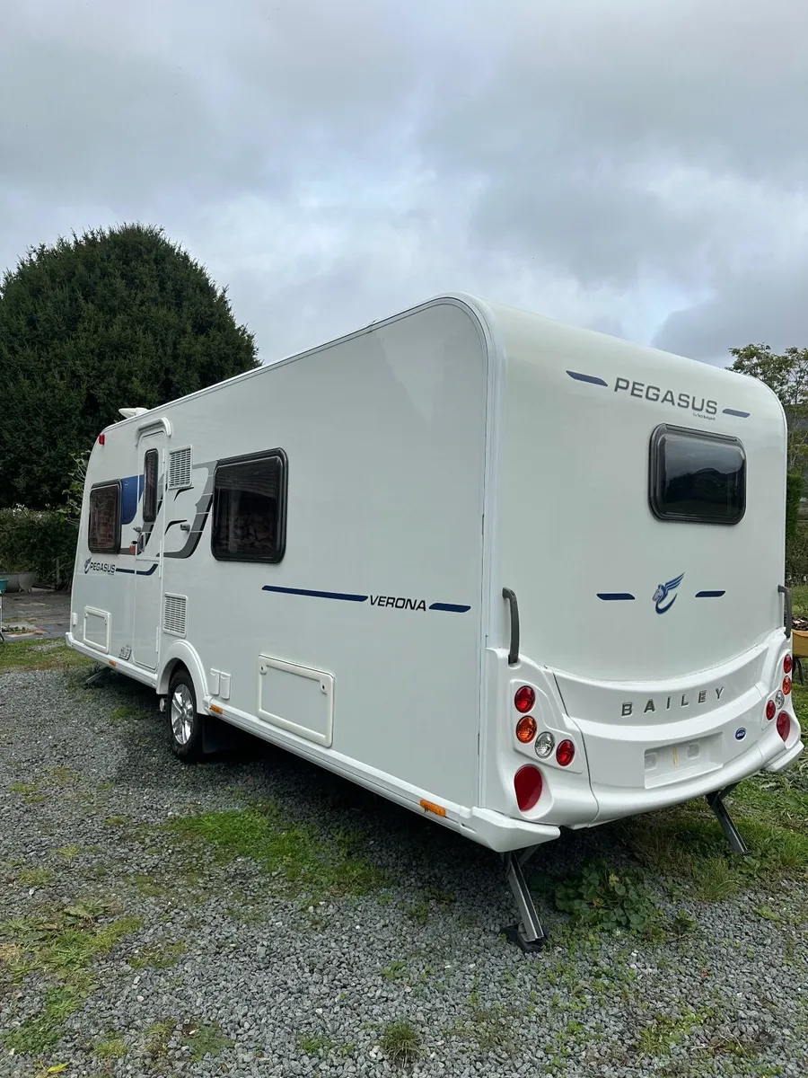 Caravan - Image 1