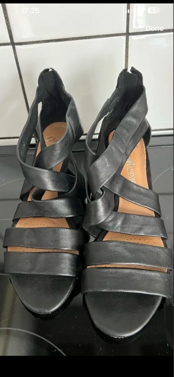Ladies Clark’s shoes size 5.5 €15 - Image 4
