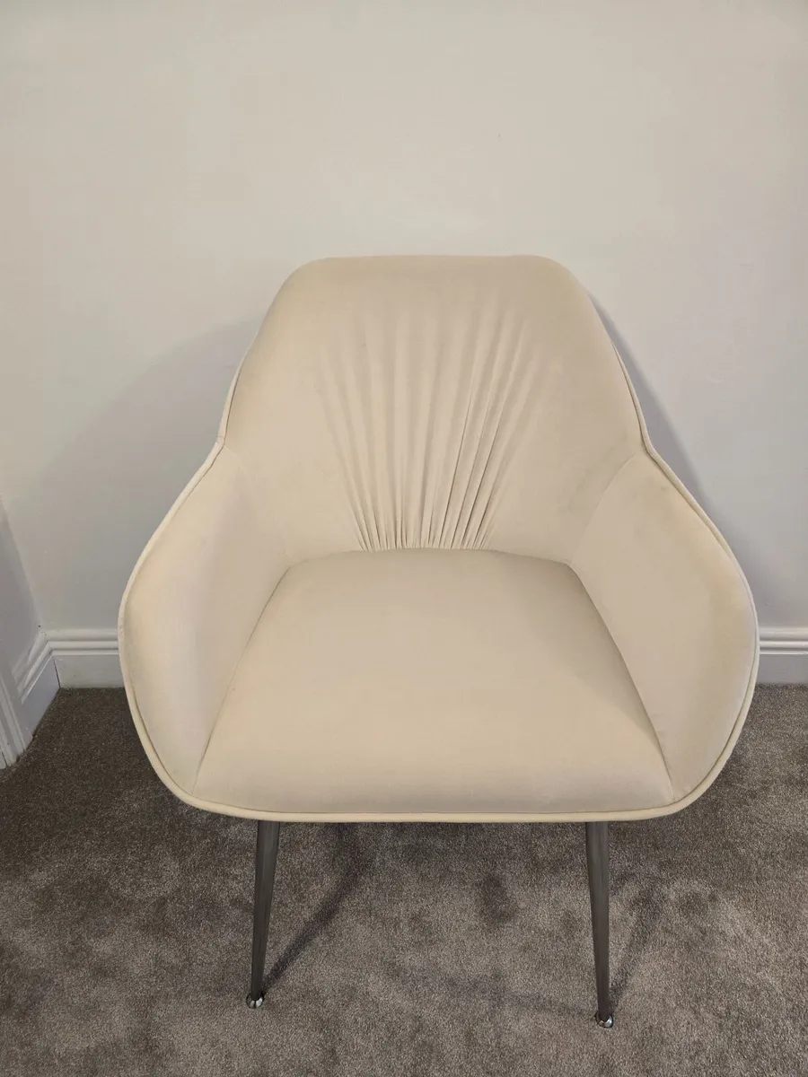 Ivory / Cream / Off-White Velvet Accent Chair - Image 4
