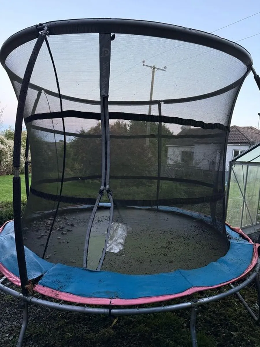 trampoline - Image 1