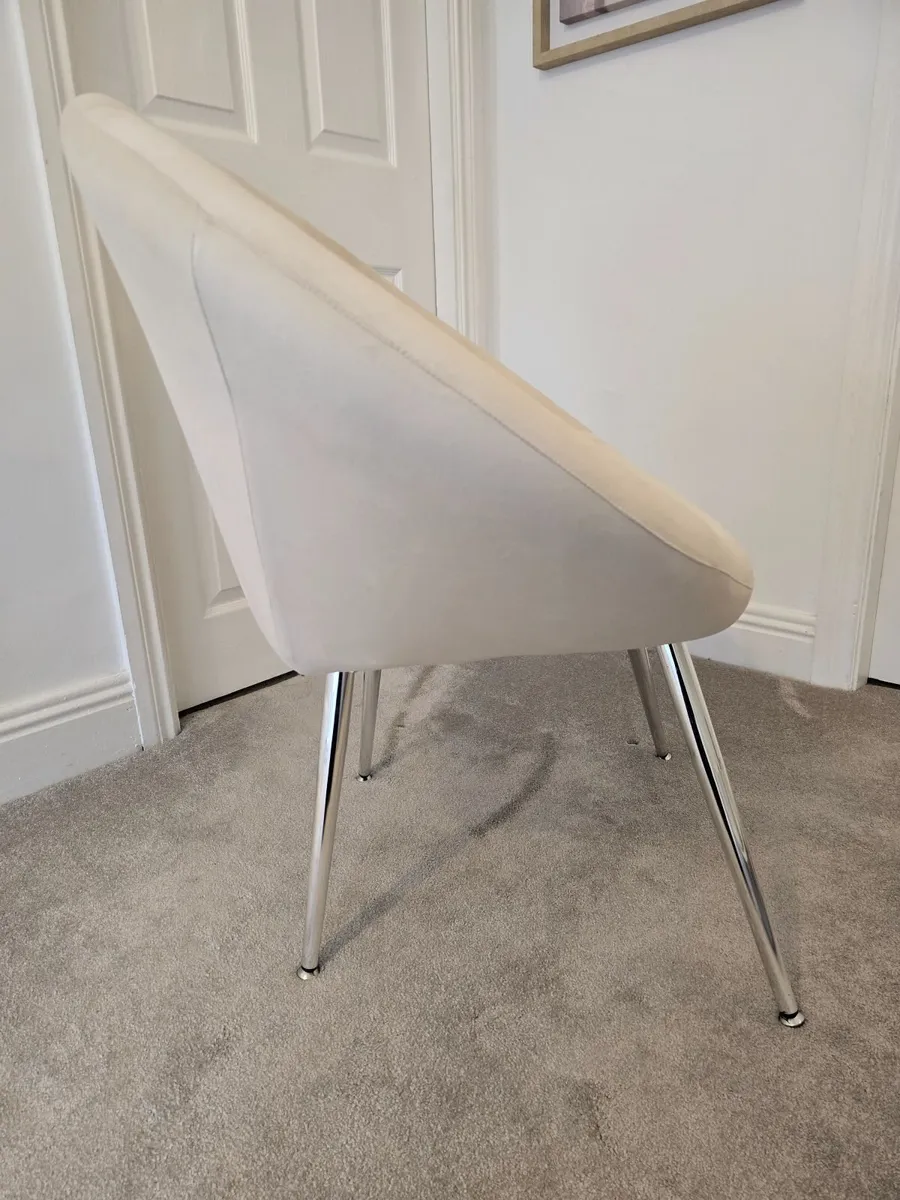 Ivory / Cream / Off-White Velvet Accent Chair - Image 3