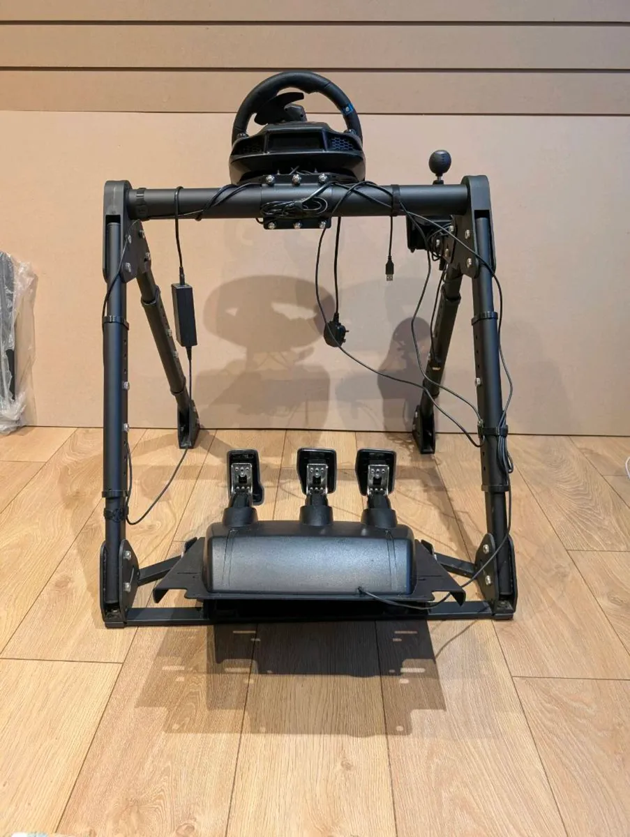 Logitech G923 Wheel + Pedals + Shifter + Stand - Image 4