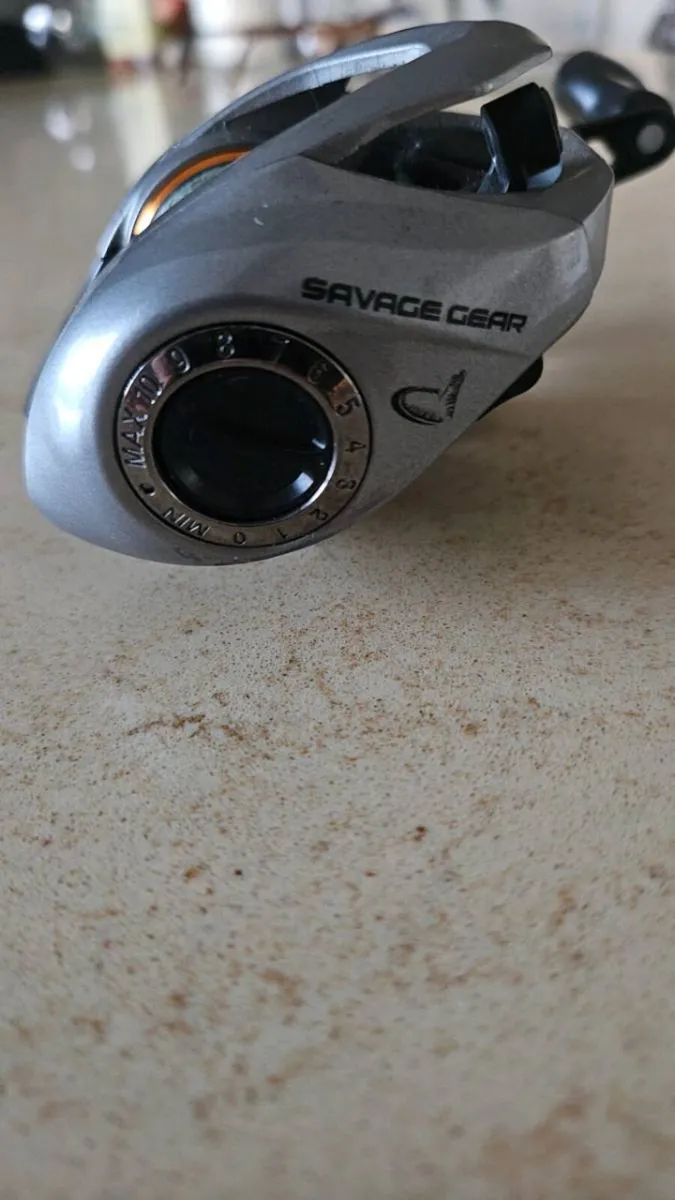 Savage Gear Fishing Reel - Image 1