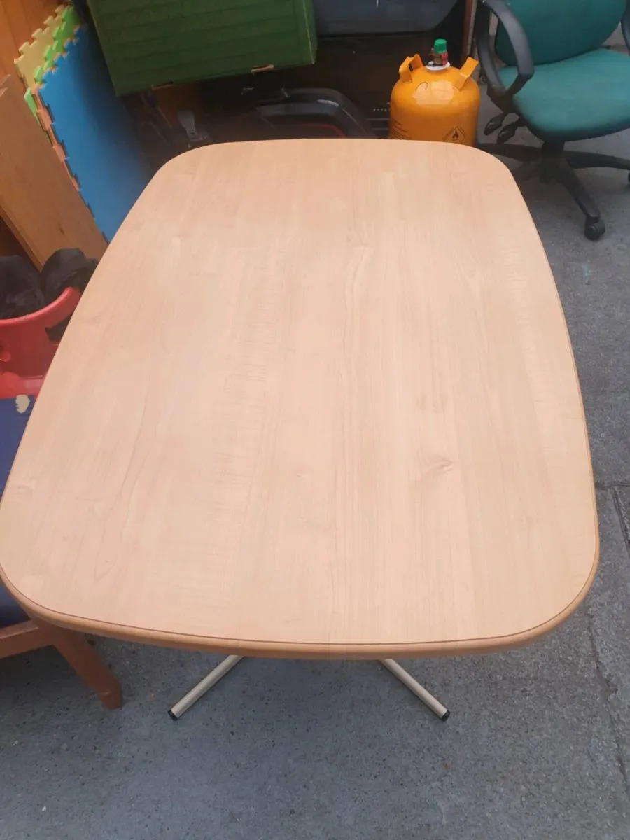 Table €20 - Image 3