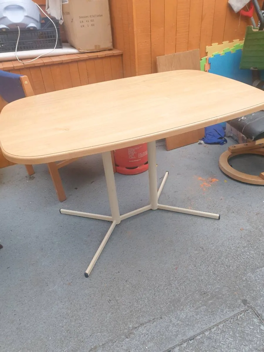Table €20 - Image 4