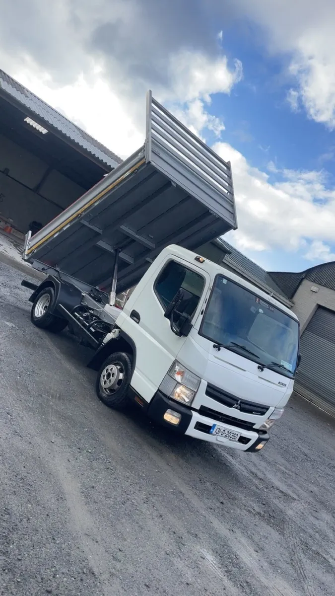 Mitibushi canter tipper - Image 1