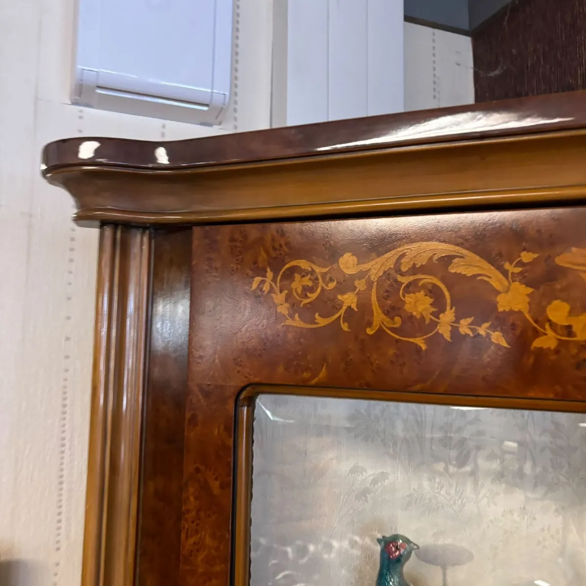 Beautiful burr walnut display corner cabinet - Image 1