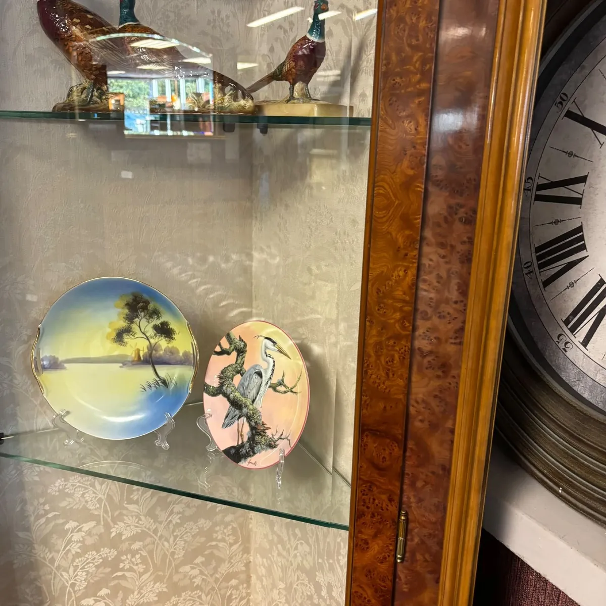 Beautiful burr walnut display corner cabinet - Image 3