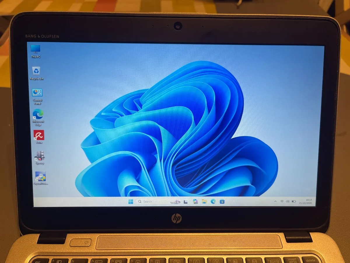 HP EliteBook 820 i5-16GB-2xSSD - Image 2