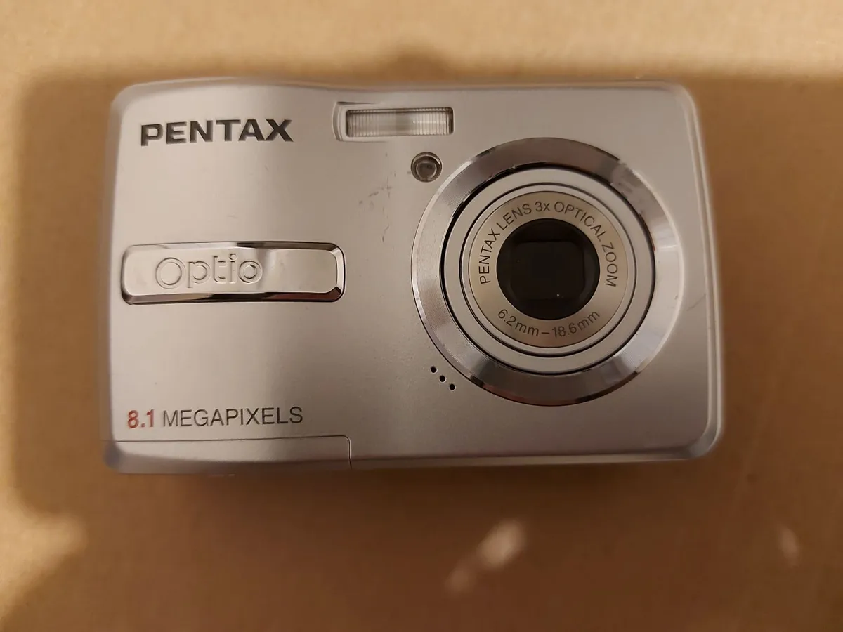 Pentax Optio E40 Digital Camera, 8.1 Megapixels - Image 2
