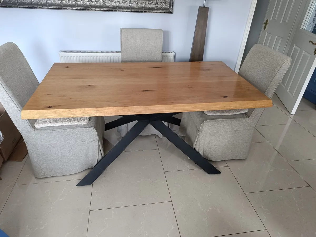 Dining table and chairs - Image 1