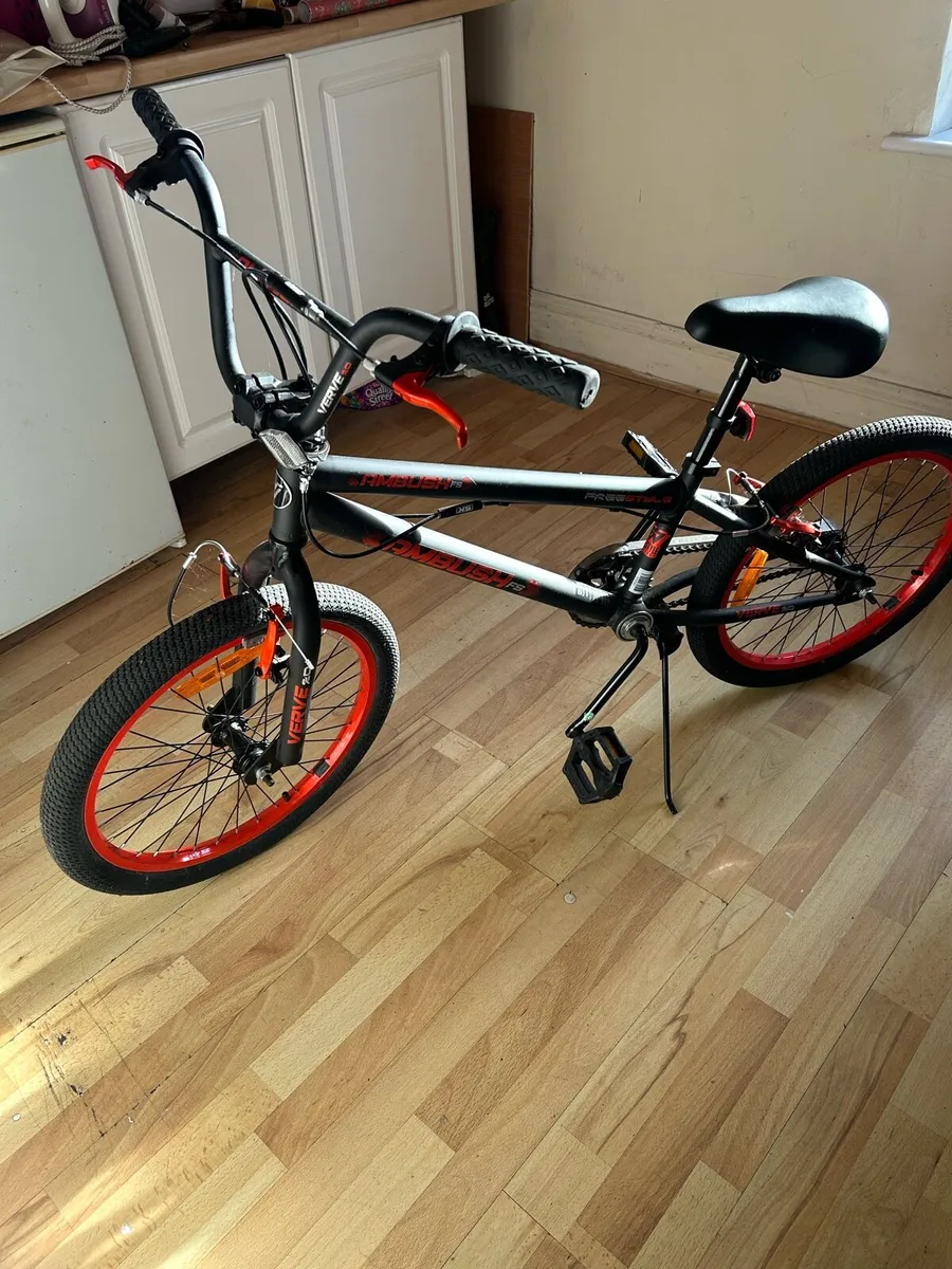 Child’s bicycle - Image 1