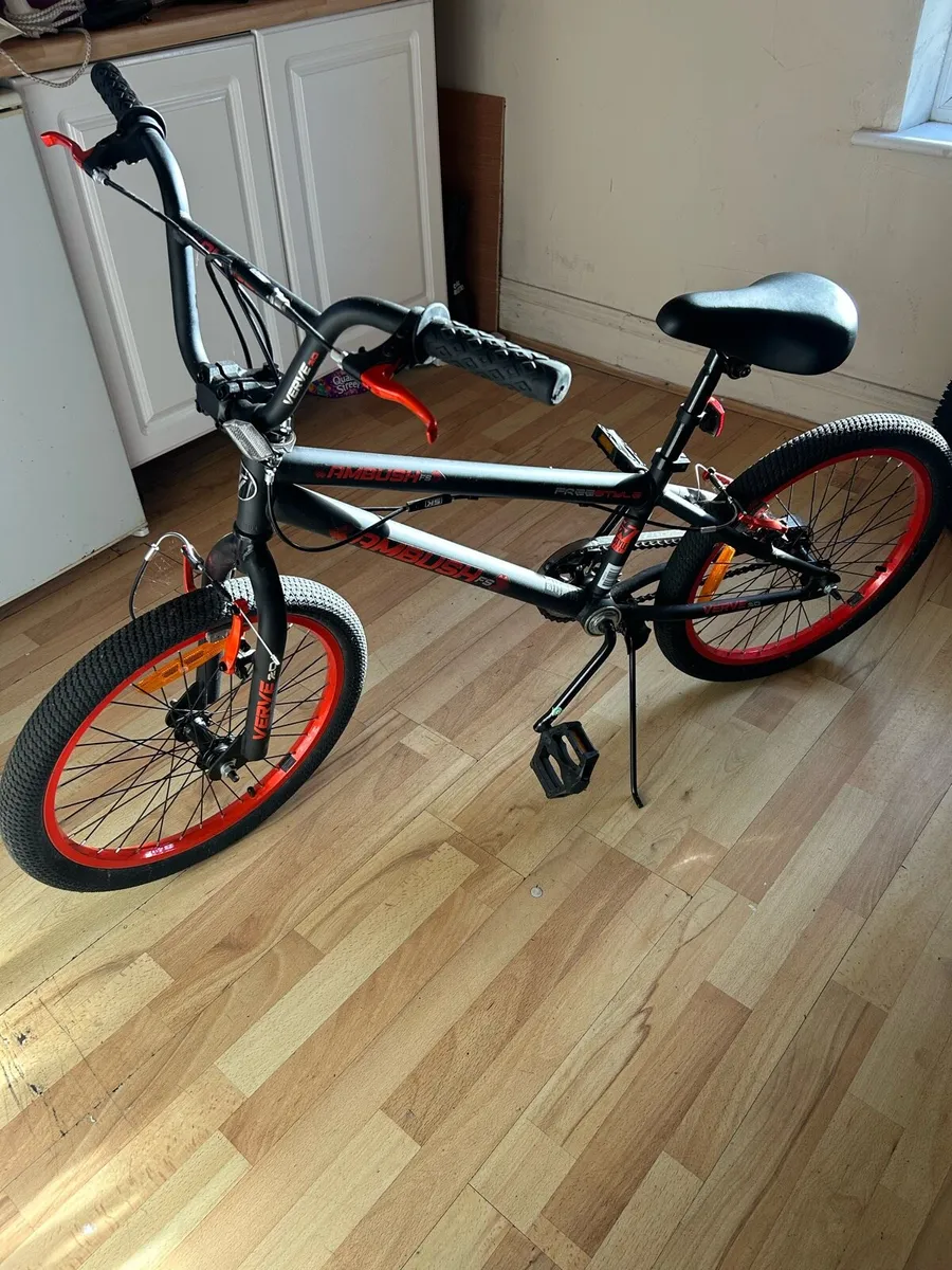 Child’s bicycle - Image 3
